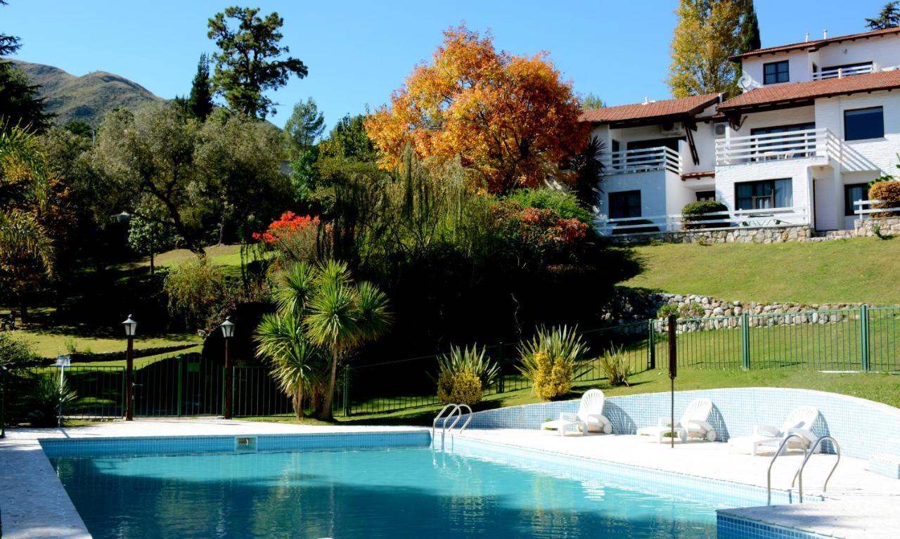 Las Ardillas Cabanas Y Suites La Falda Exteriör bild